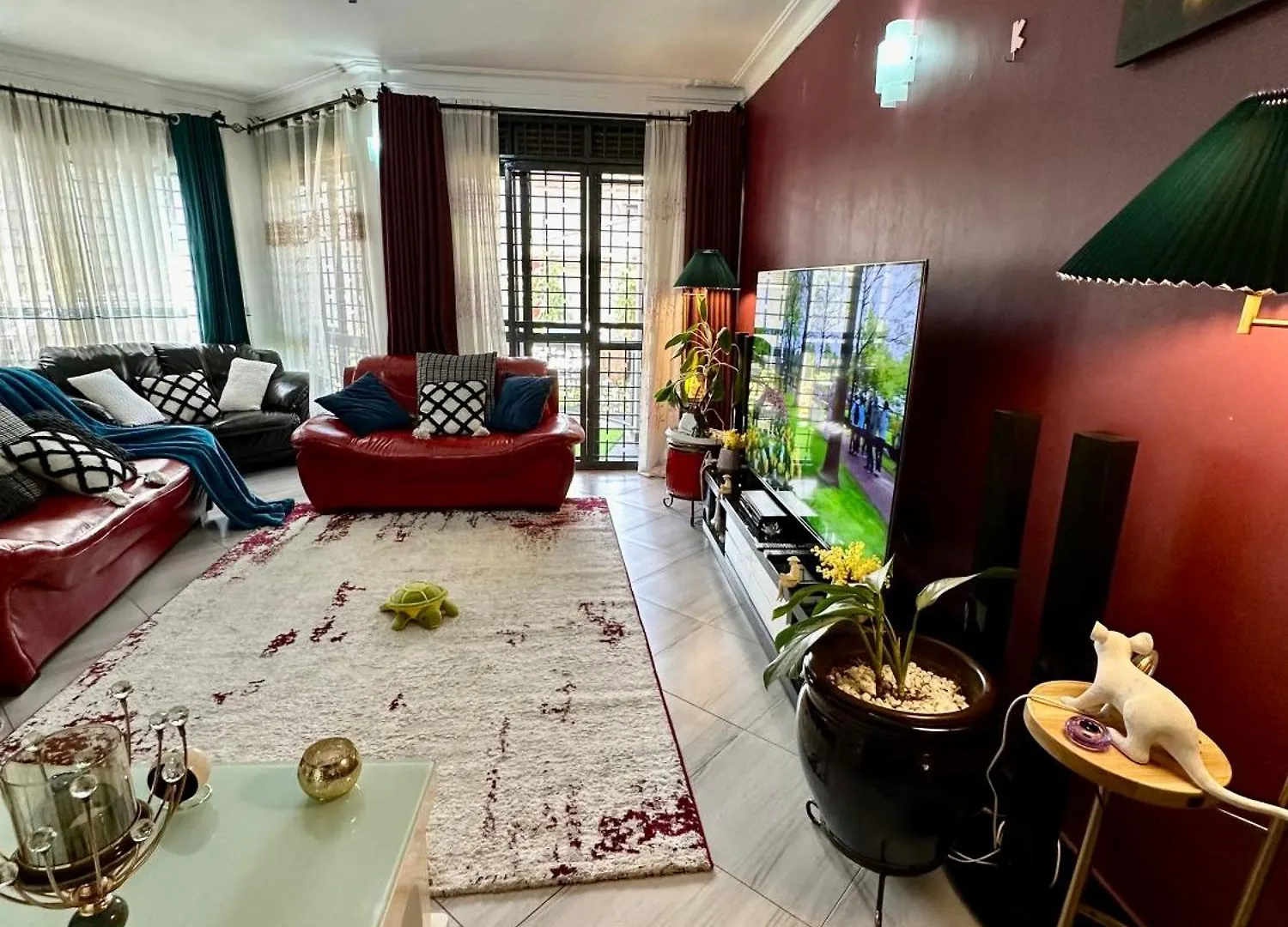 Bugatti Apartment カンパラ 0*,