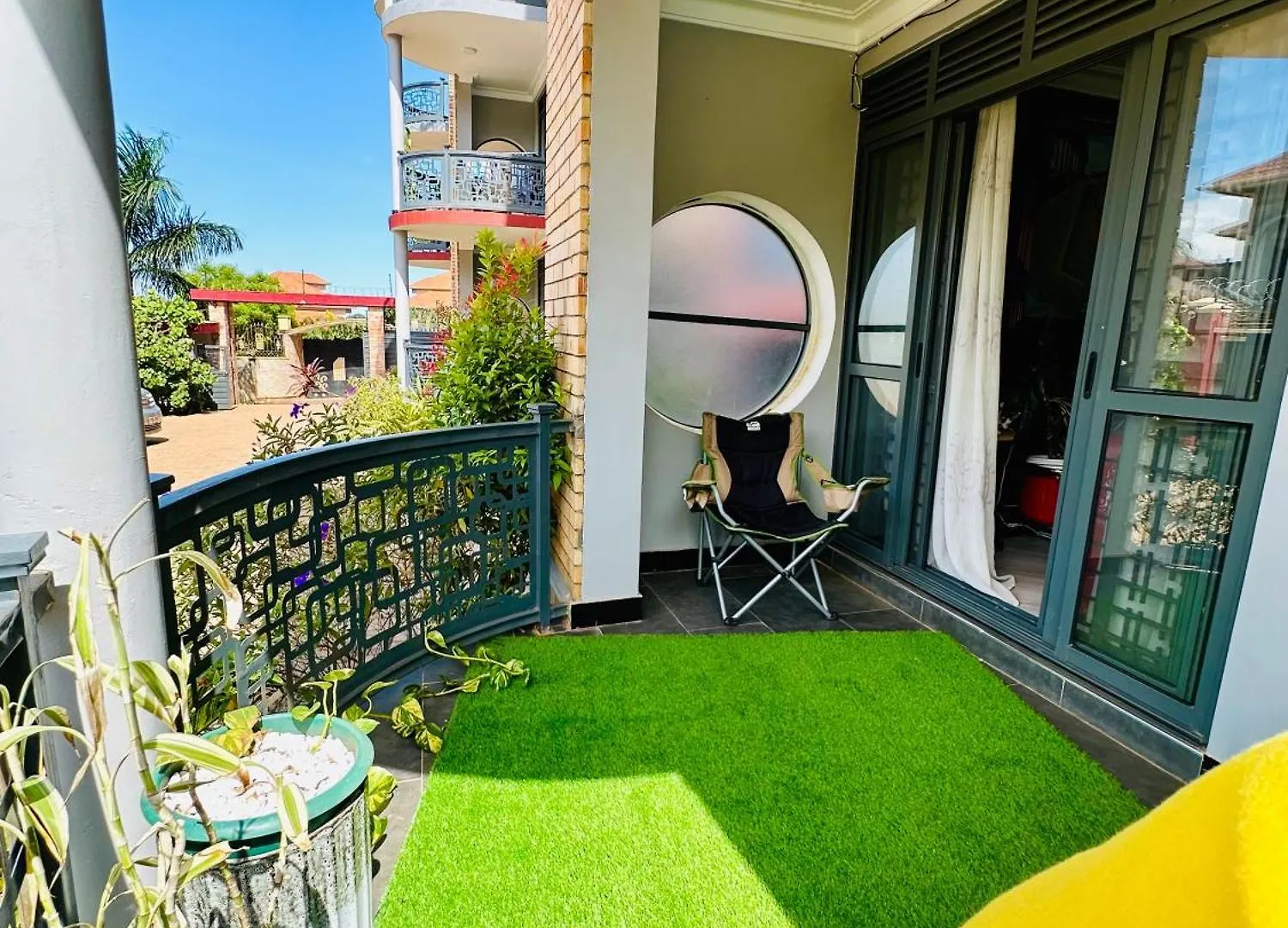 Bugatti Apartment カンパラ